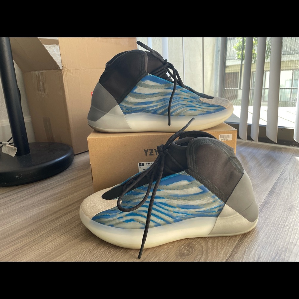 Yeezy QNTM frozen blue Sz10